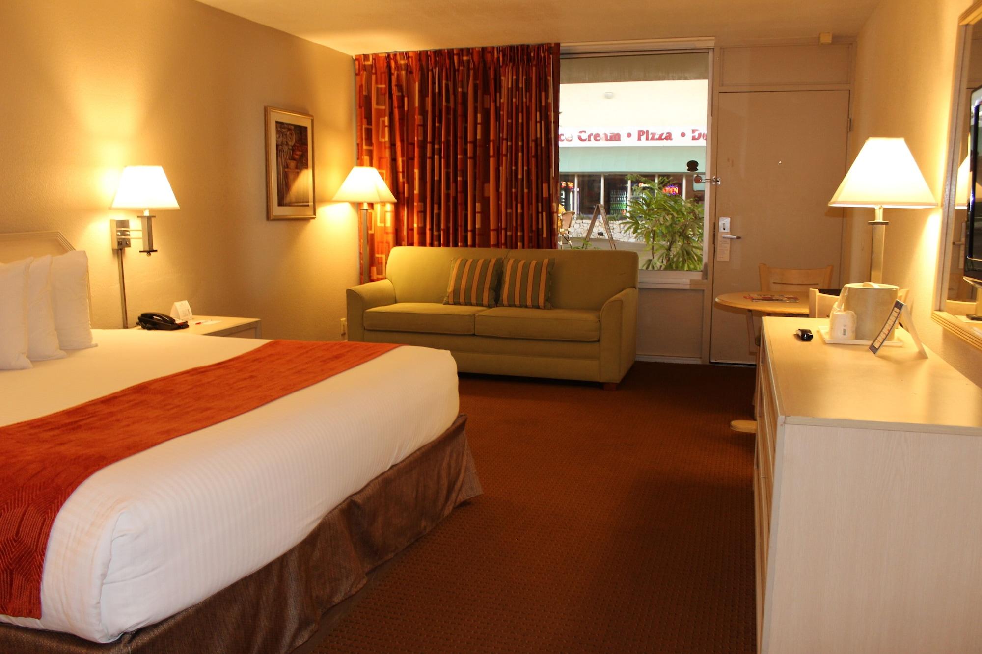 Ramada By Wyndham Kissimmee Gateway - Free Theme Park Shuttle Hotel 3*