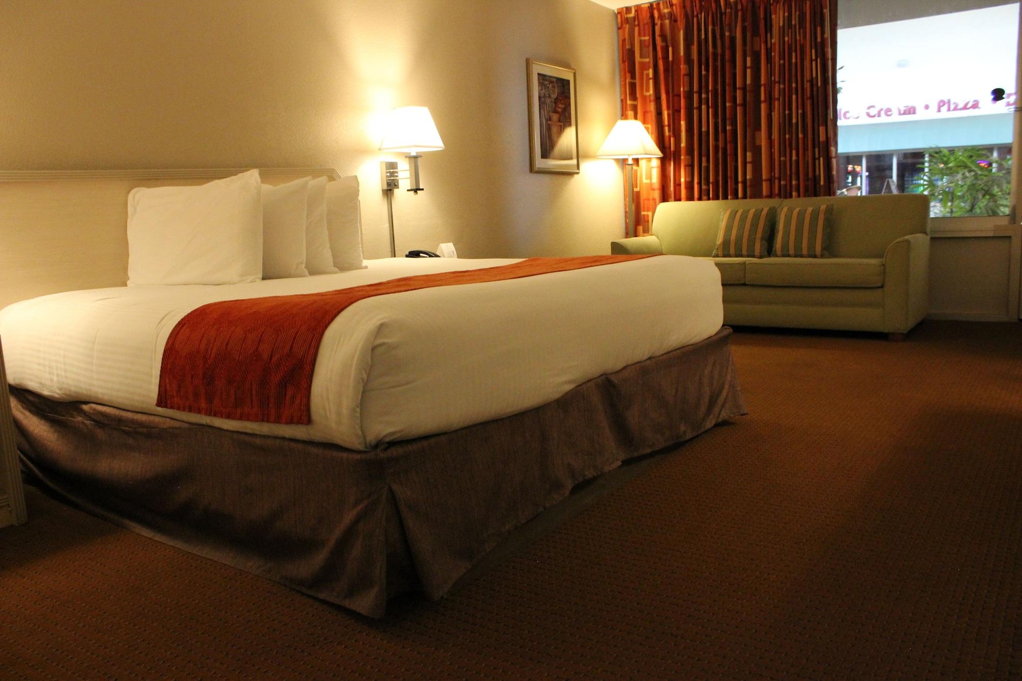 Ramada By Wyndham Kissimmee Gateway - Free Theme Park Shuttle 3*
