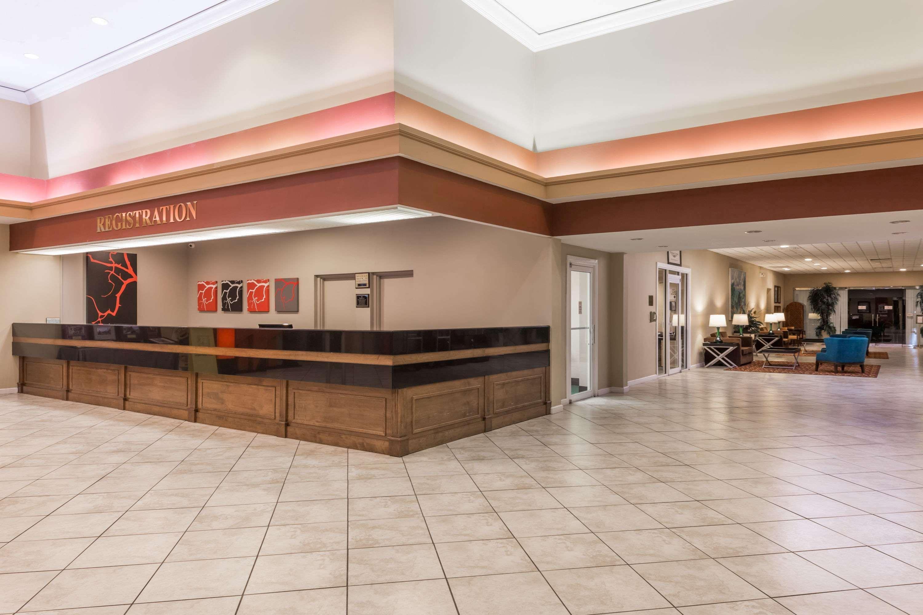 Hotel Ramada By Wyndham Kissimmee Gateway - Free Theme Park Shuttle