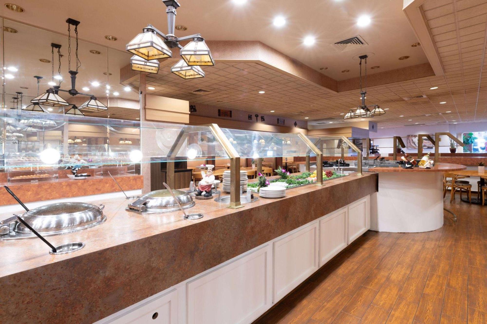 Ramada By Wyndham Kissimmee Gateway - Free Theme Park Shuttle Hotel 3*