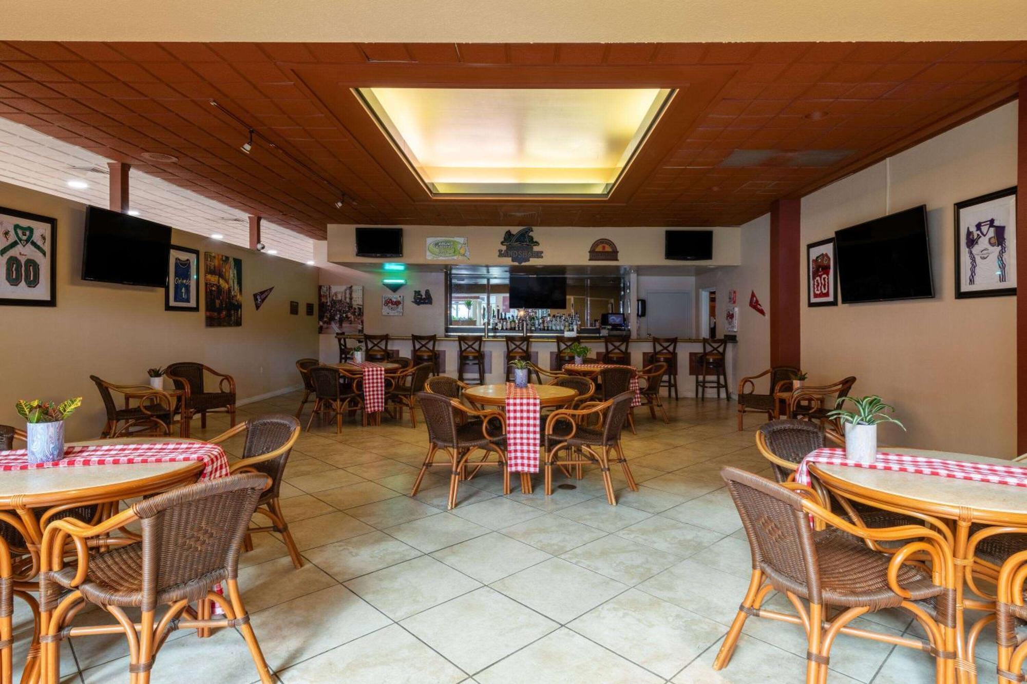 Ramada By Wyndham Kissimmee Gateway - Free Theme Park Shuttle 3*