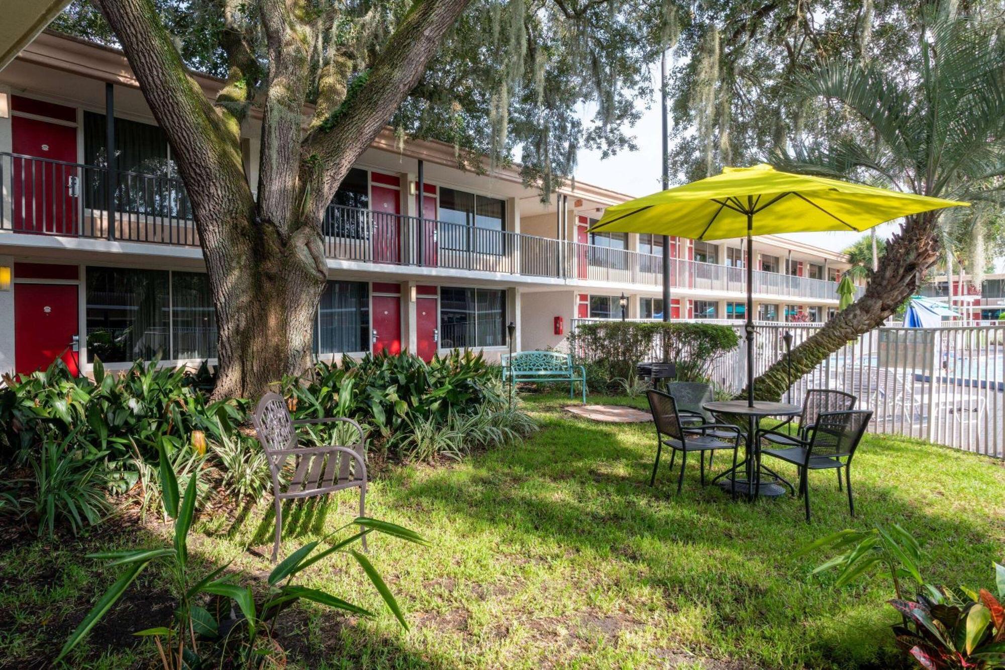 Hotel Ramada By Wyndham Kissimmee Gateway - Free Theme Park Shuttle