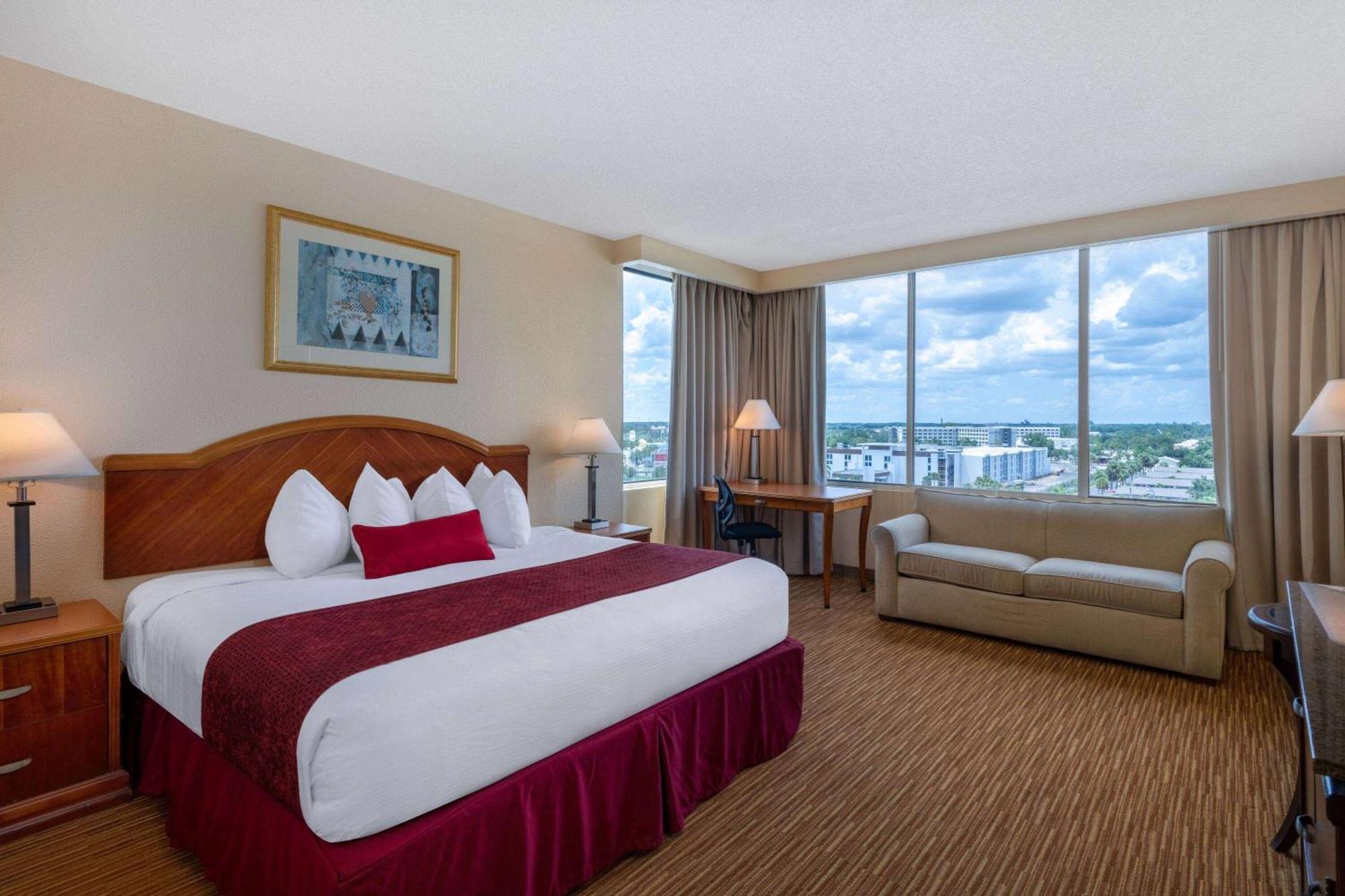 Ramada By Wyndham Kissimmee Gateway - Free Theme Park Shuttle Hotel 3*