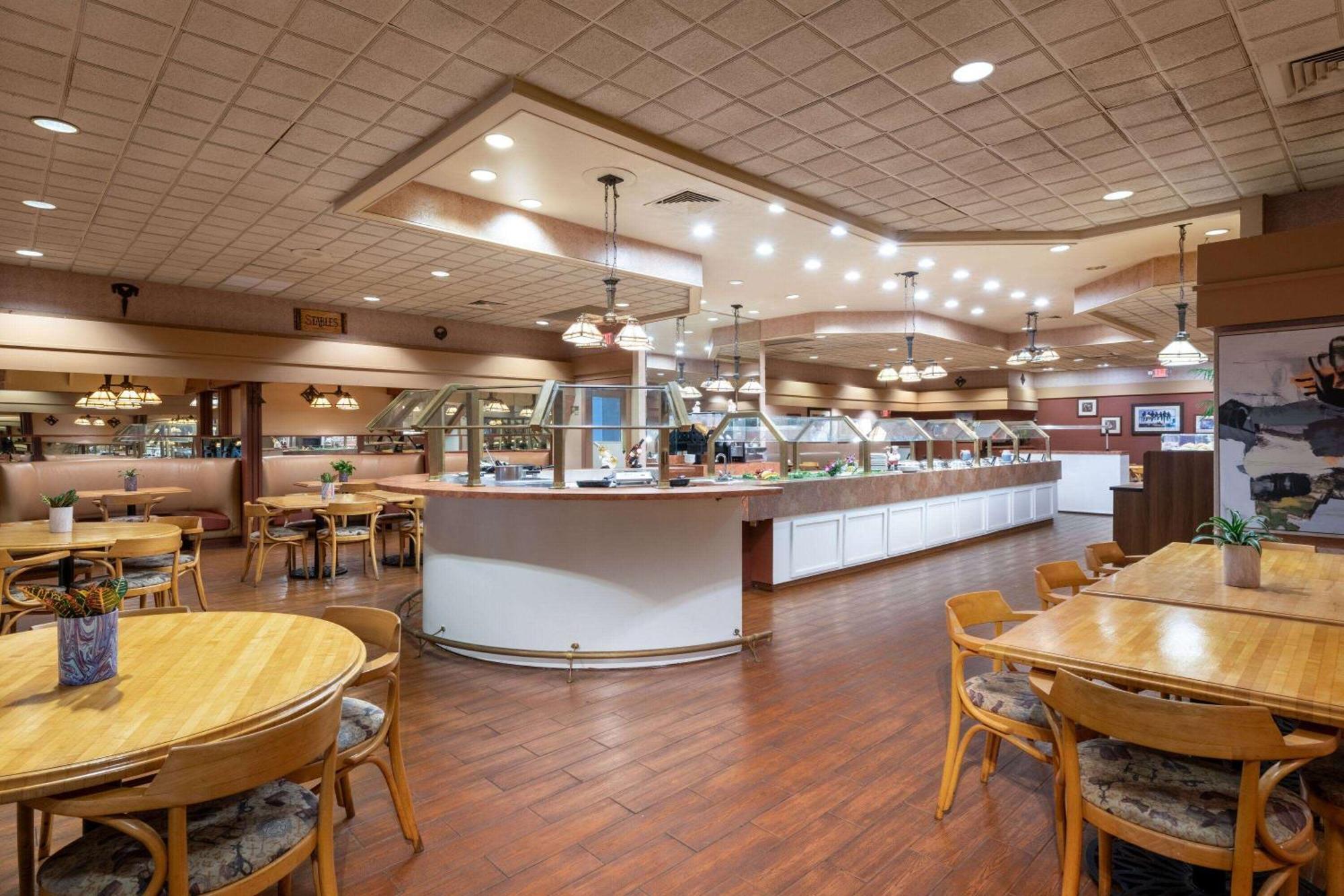 Hotel Ramada By Wyndham Kissimmee Gateway - Free Theme Park Shuttle 3*