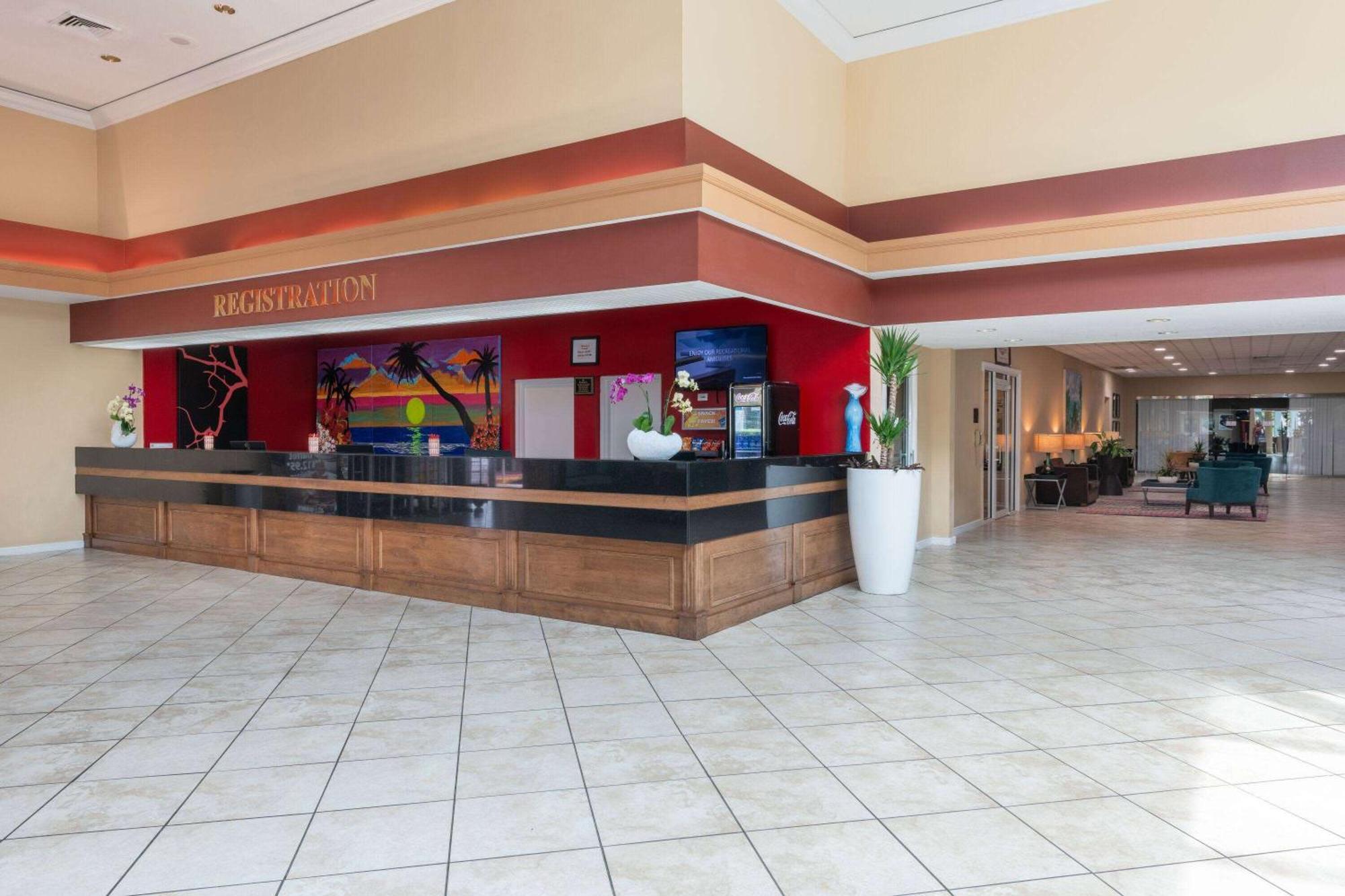 Hotel Ramada By Wyndham Kissimmee Gateway - Free Theme Park Shuttle 3*