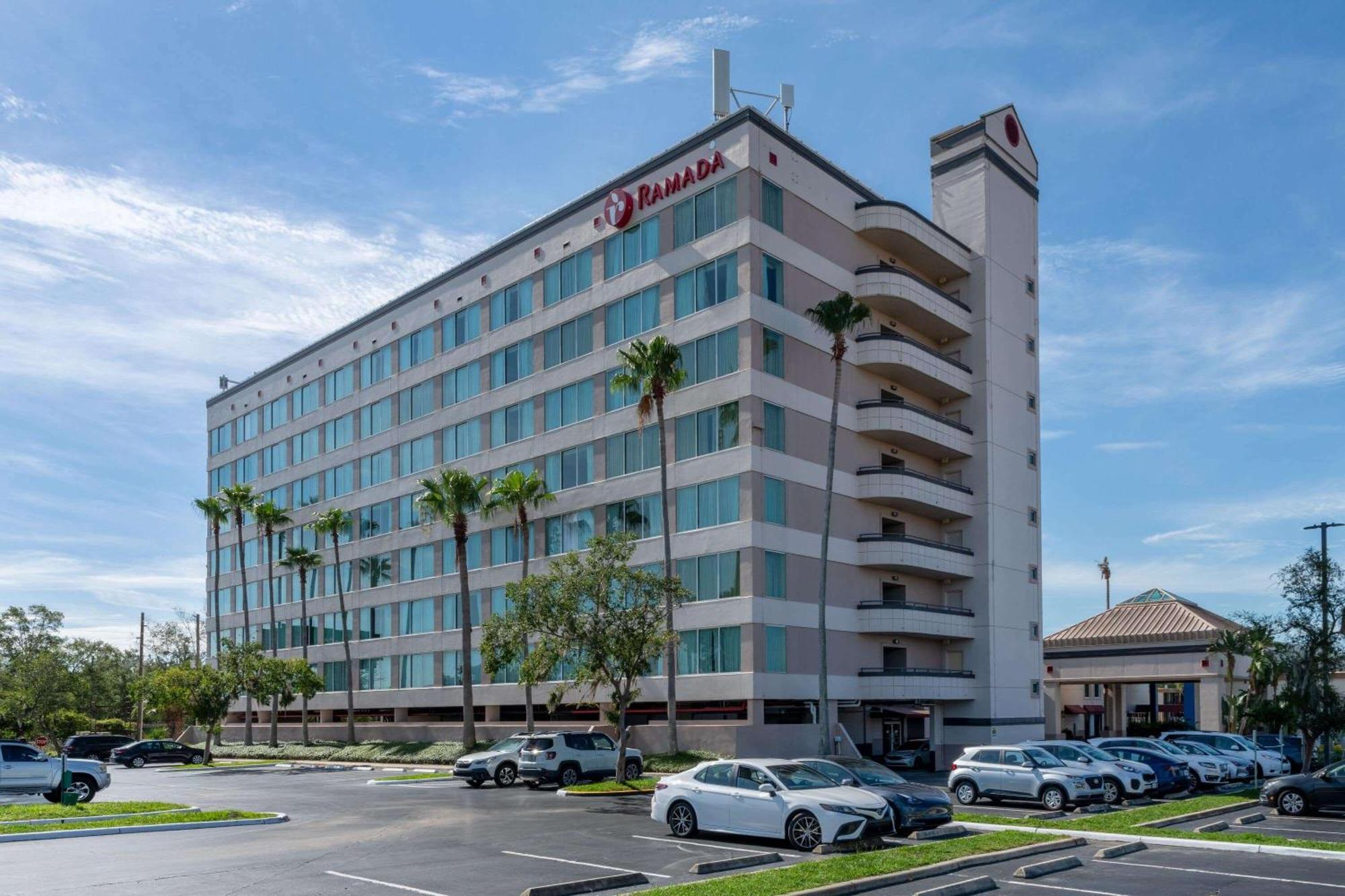 Ramada By Wyndham Kissimmee Gateway - Free Theme Park Shuttle Four Corners