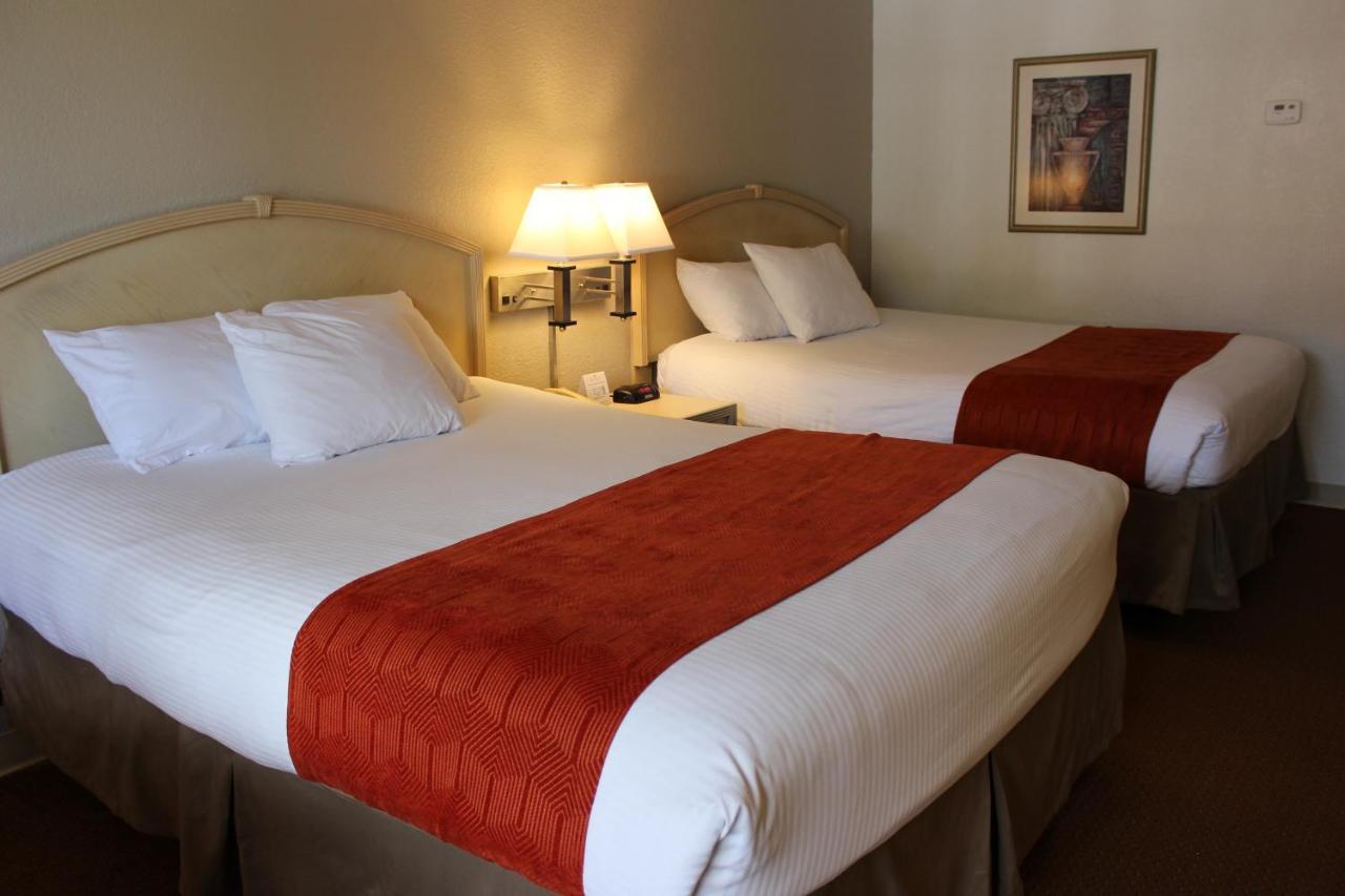 Hotel Ramada By Wyndham Kissimmee Gateway - Free Theme Park Shuttle